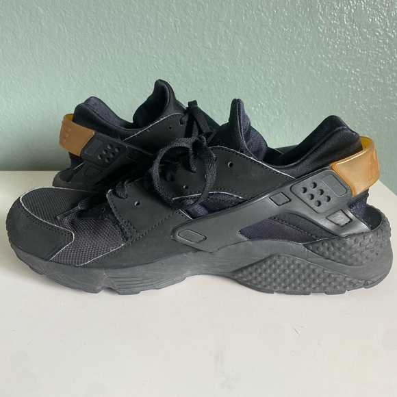 Nike Air Huarache Sneakers - Picture 6 of 10